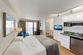 Cozy Kuhio Village Studio